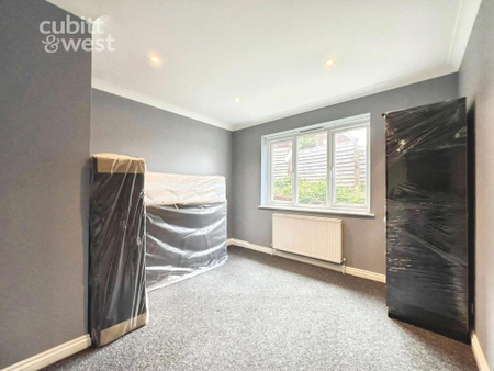 1 bedroom in a house share to rent - Photo 5