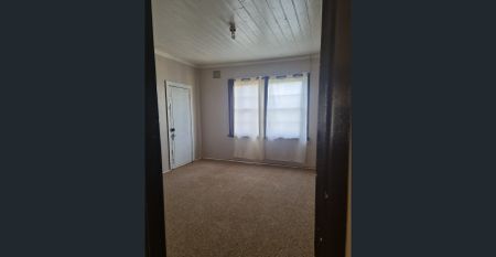 THREE BEDROOM UNIT CLOSE TO TOWN - Photo 4