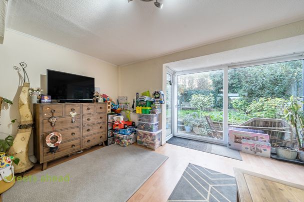 Wedgwood Way, London, SE19 - Photo 1