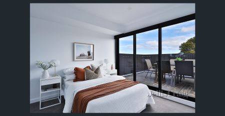 Modern Town Residence in the Heart of Bentleigh East - Photo 3