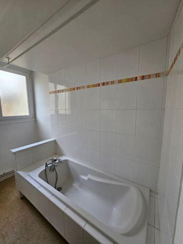 Location Appartement 4 pièces 95m² BESANCON 25000 - Photo 3
