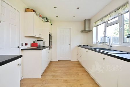 Blackwell Avenue, Guildford, Surrey, GU2 8LU - Photo 5