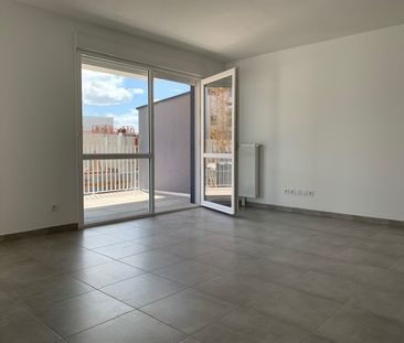 Location Appartement 3 pièces 60m² - Photo 2