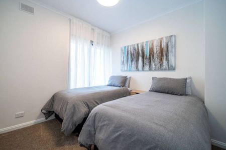 Fully furnished townhouse in a quiet group - Photo 4