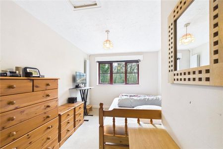 1 bedroom semi-detached house to rent - Photo 4