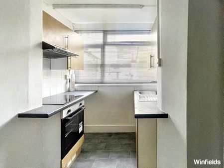 1 bedroom flat to rent - Photo 2