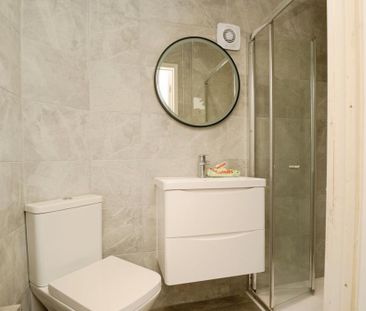 4 bedroom terraced house to rent - Photo 6