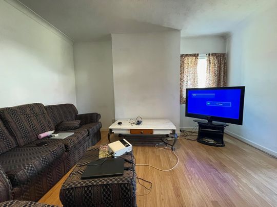 Earlham Road, Norwich - Photo 1