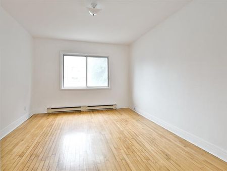 1827 Rue du Collège - Photo 5