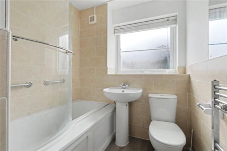 Thorpe Hall Avenue, Southend-on-Sea, Essex, SS1 3BT - Photo 5