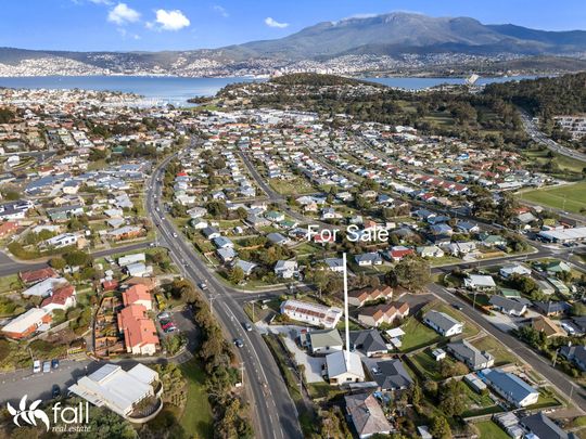 Conveniently Located Family Home - Photo 1