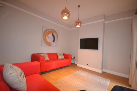 1 bedroom Flat To Let - Photo 3