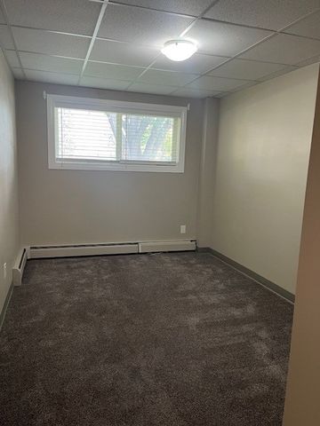 1 BDRM/1 BATH - 2514 LOUISE ST - Available JAN 1 - Photo 2