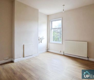 2 bedroom end of terrace house to rent - Photo 4