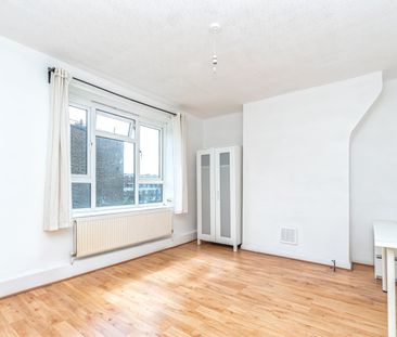 1 Bed Flat, Charlton Court, E2 - Photo 1