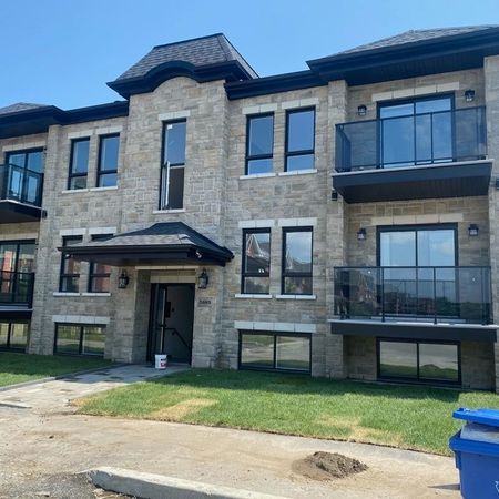 4.5 A LAVAL TRÈS LUXUEUX ET TRANQUILLE - Photo 4