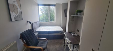 4 Bed - 404b Burley Road, Burley, Leeds - LS4 2SN - Student - Photo 3