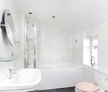 2 bedroom terraced house to rent - Photo 3