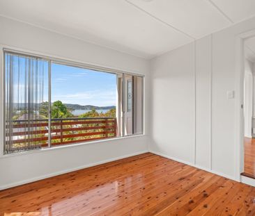 4 Hughes Street, Point Clare, NSW 2250 - Photo 1