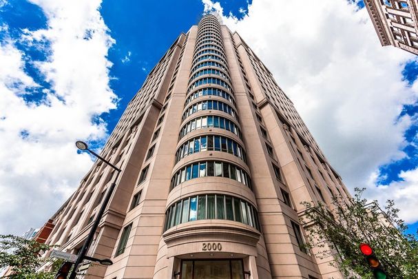 2000 Rue Drummond, Montréal (Ville-Marie), QC H3G - Photo 1