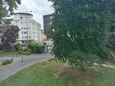 Secteur Courlancy-Comédie, appartement T4 de 80 m2 avec stationnement et cave, disponible 8 Janvier - Photo 4