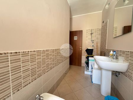 5 locali in affitto - Photo 3