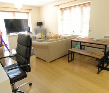 2 bedroom ground floor flat to rent - Photo 1