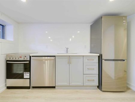 For Lease - 129 Curzon Street Unit# Lower, Toronto, Ontario - Photo 2