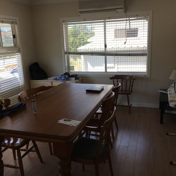 4-bedroom shared studio/granny flat, Coolangatta Road - Photo 1