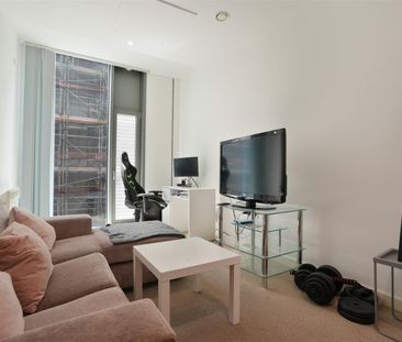 1 bedroom Flat To Let - Photo 2