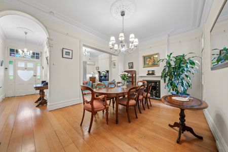 Beautifully Maintained 3-Bedroom Terrace with Garage & Sustainable Features – 100 Denison Street, Bondi Junction - Photo 4