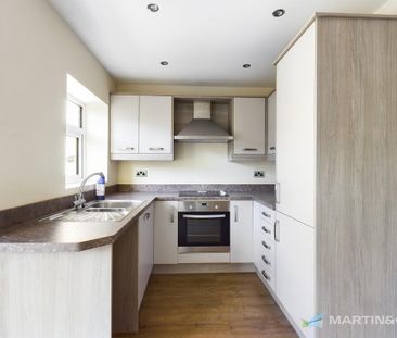 3 bedroom end of terrace house to rent - Photo 3