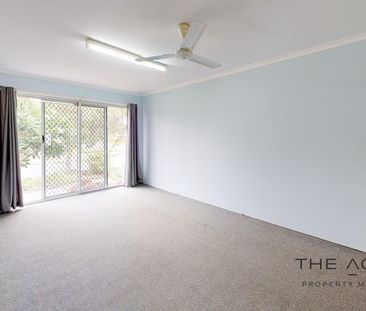 Well-Presented Unit Offering Comfort and Walkability - Photo 3