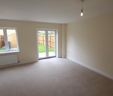 Brookwood Farm Drive, Woking, Surrey, GU21 - Photo 4