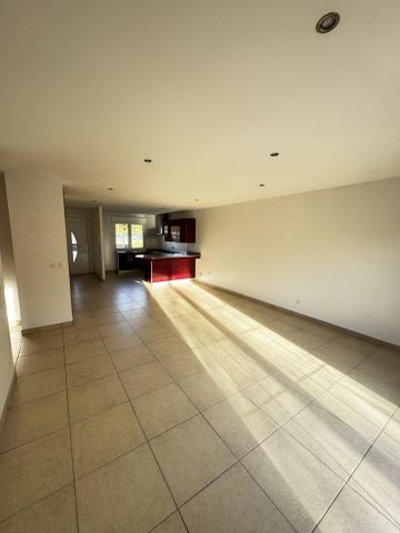 Location Appartement 3 pièces 69m² VILLEPARISIS 77270 - Photo 2