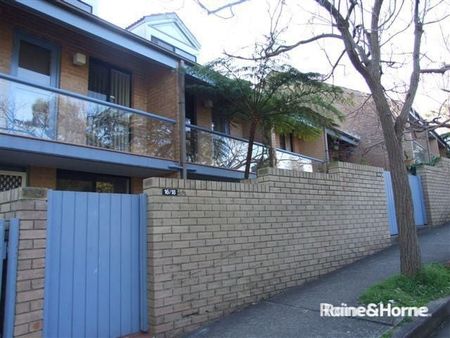 Three-bedroom Townhouse in Prime Wollstonecraft Location - Photo 5