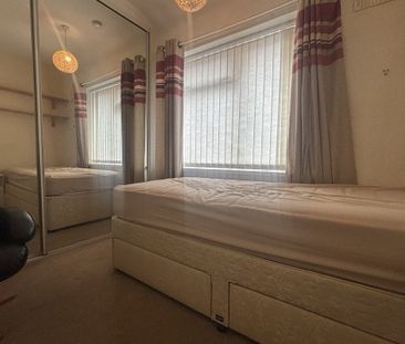 Christopher Way - Photo 4