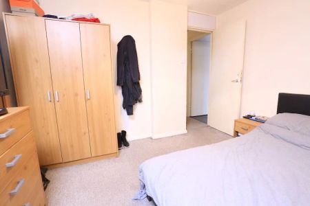 Fairlie Court – Room 1 - Photo 3