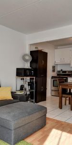 JOLI 3 1/2 RÉNOVÉ TOUT BÉTON - LIBRE - Photo 3