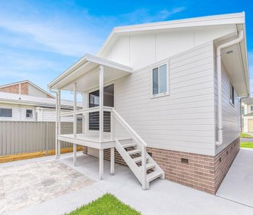 Modern two bedroom beachside home - Photo 5