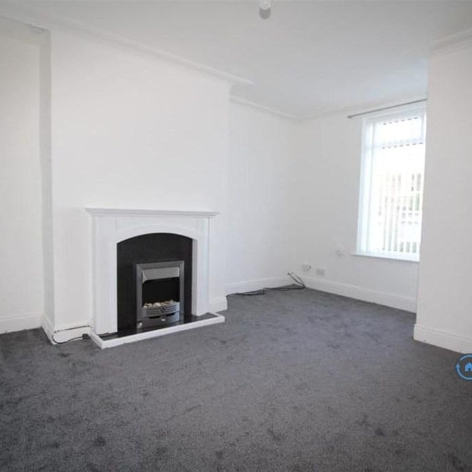 2 bedroom end of terrace house to rent - Photo 1
