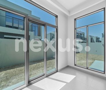 Maid and Study Room | Vacant | Huge Layout - Photo 3