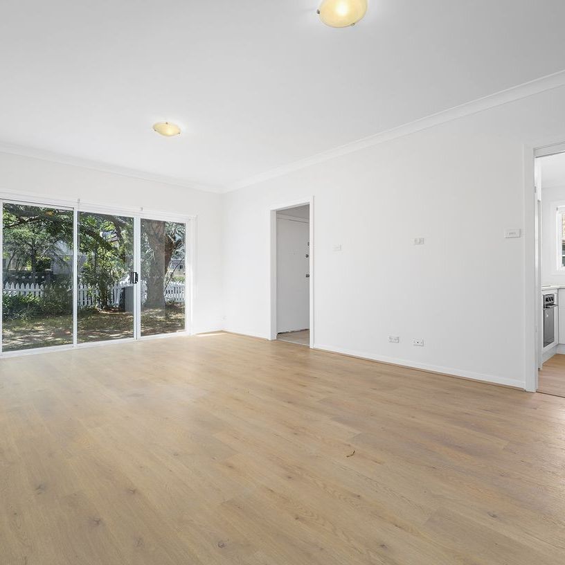 SPACIOUS TOWNHOUSE - WALK TO THE BEACH - Photo 1