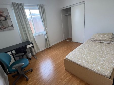 For Lease - 83 TRUMPETER Street, Toronto, Ontario - Photo 4