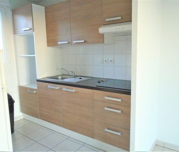 Location Appartement 3 pièces 62m² ST ANDRE DE CUBZAC 33240 - Photo 2