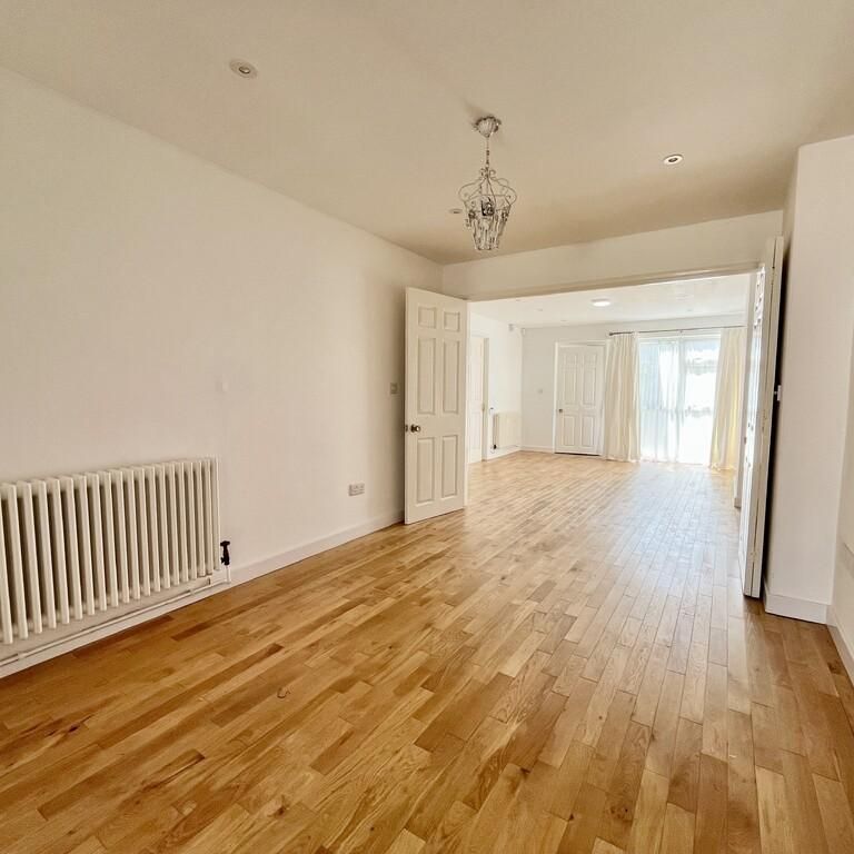 4 bedroom semi-detached house to rent - Photo 1