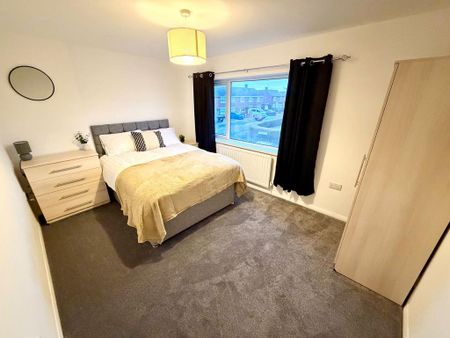 3 bedroom semi-detached house to rent - Photo 5