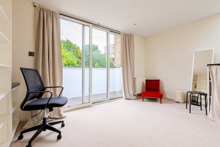 4 Bed Terraced House, Gifford Street, N1 - Photo 3