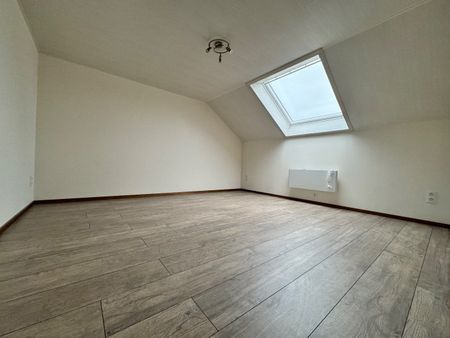 Bel-etage woning met 3 slaapkamers te Torhout - Photo 2