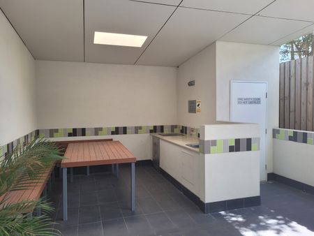 1406/67 Linton St, Kangaroo Point QLD 4169 - Apartment For Rent | Domain - Photo 2